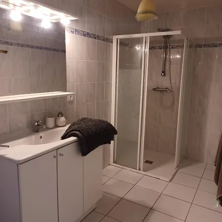 Modeste, Fonctionnel Apartment *